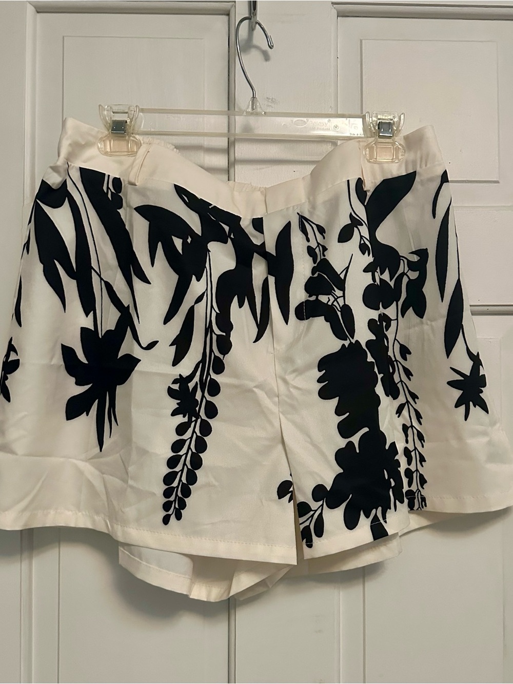 Pretty White High-Waist Floral Print Shorts